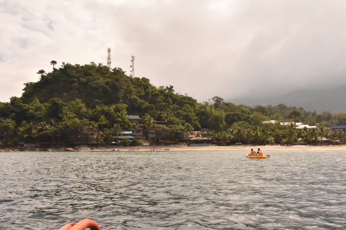 白沙滩浮潜2.png