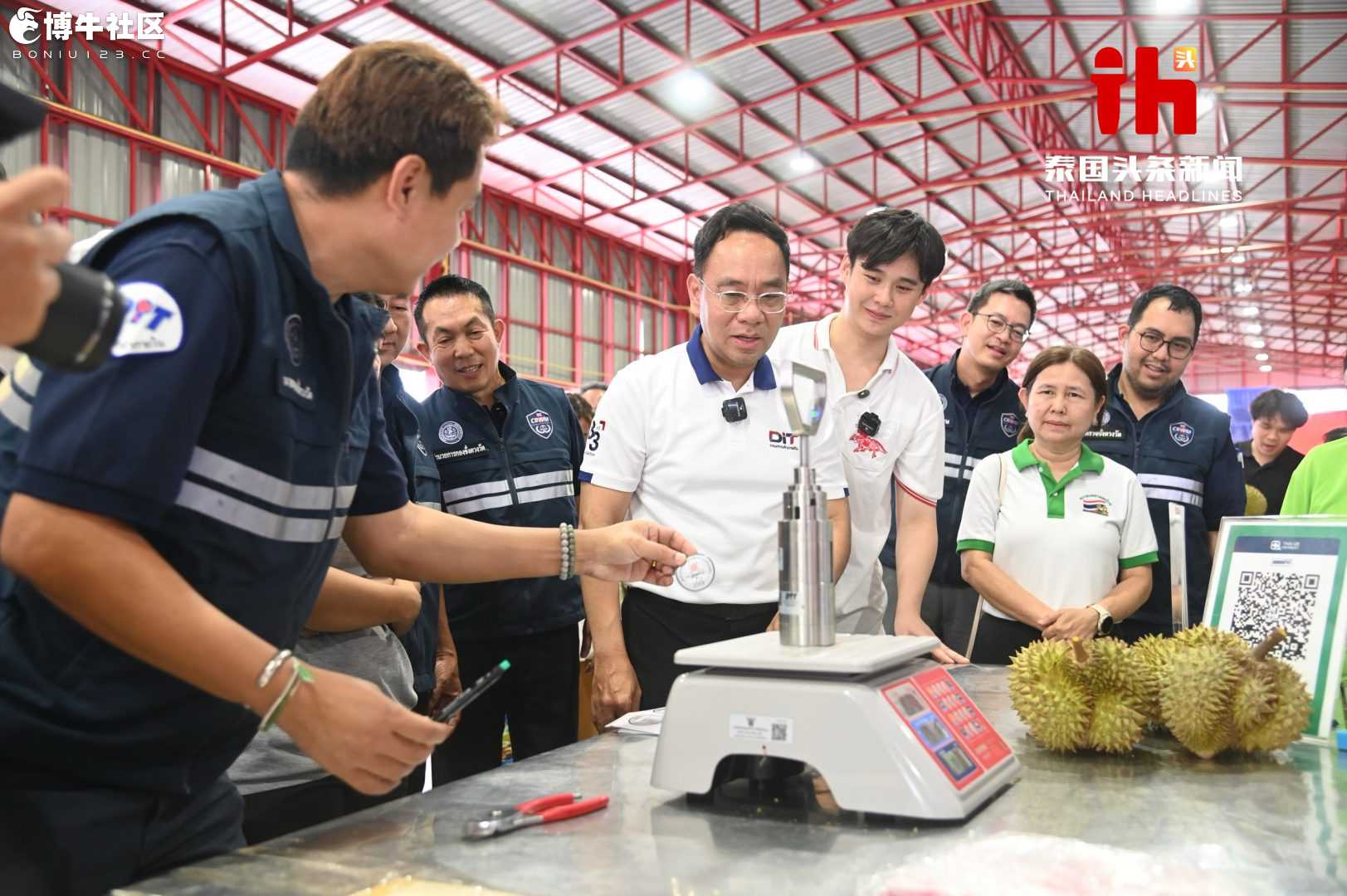 泰国启动2025水果节！每个榴莲99泰铢！