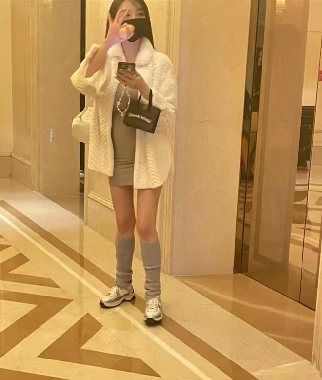 叶珂诞女后首露面，身材更为丰满手上钻戒抢眼，和黄晓明关系成谜 ...