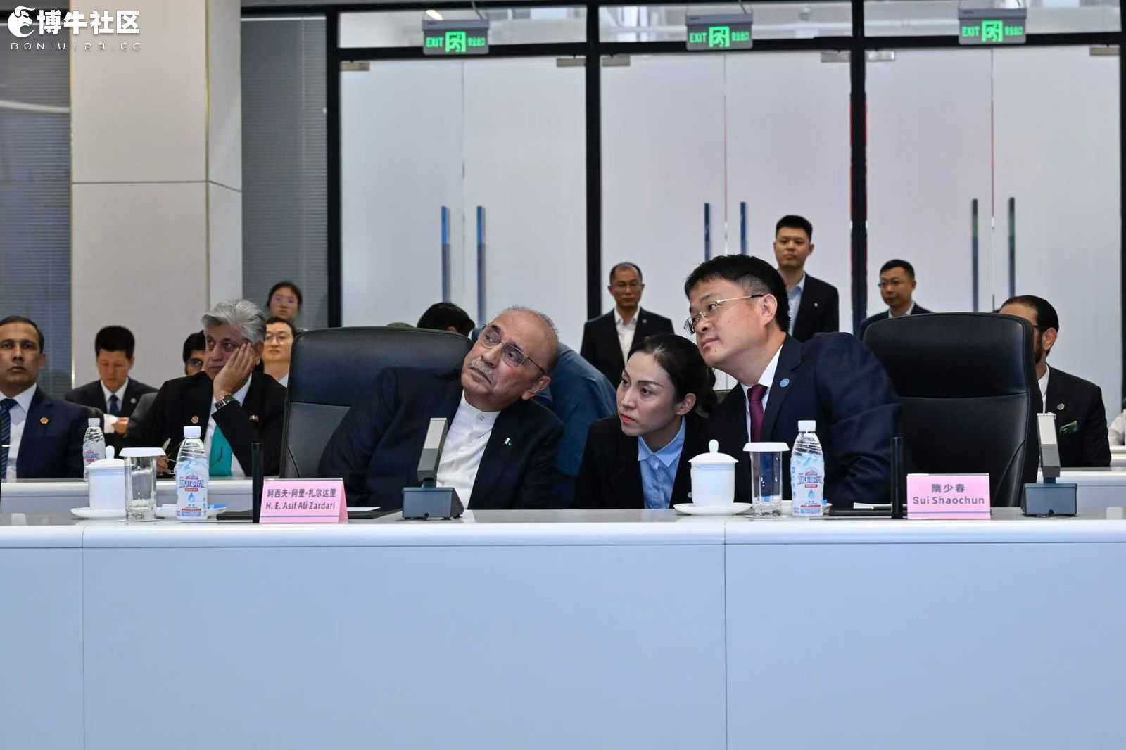 巴基斯坦总统访问中国战机制造商
