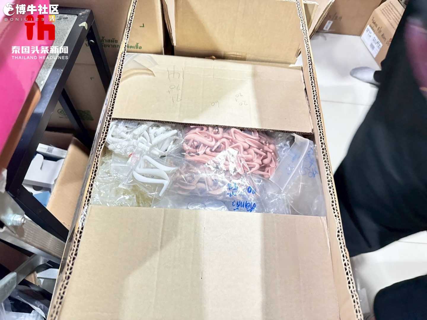 泰国警方捣毁一非法医疗硅胶销售窝点